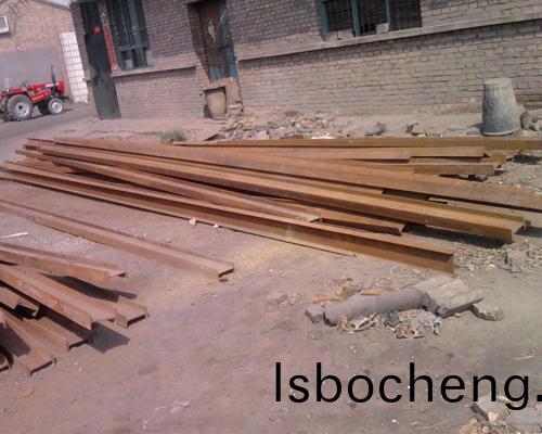 廢(fei)舊(jiu)鋼材迴(hui)收